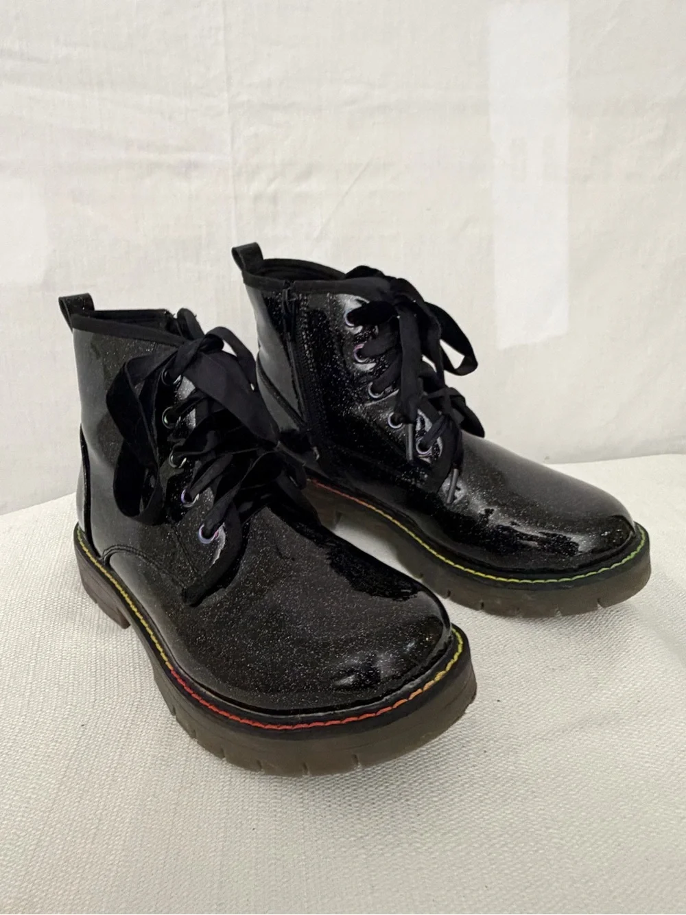 Dream Pairs Black Glitter Patent Combat Boots Girls Size 2 Excellent(B248)